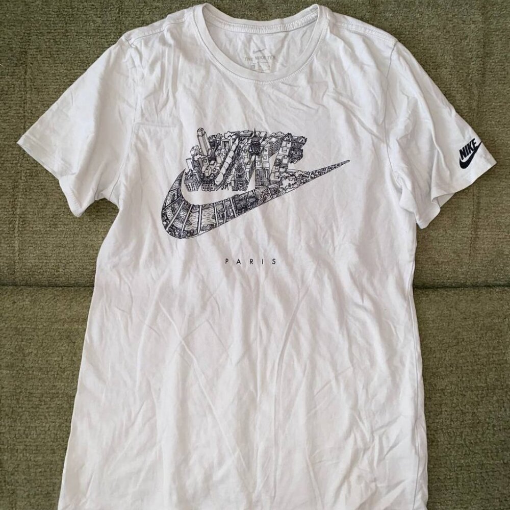 Nike T-shirt new original